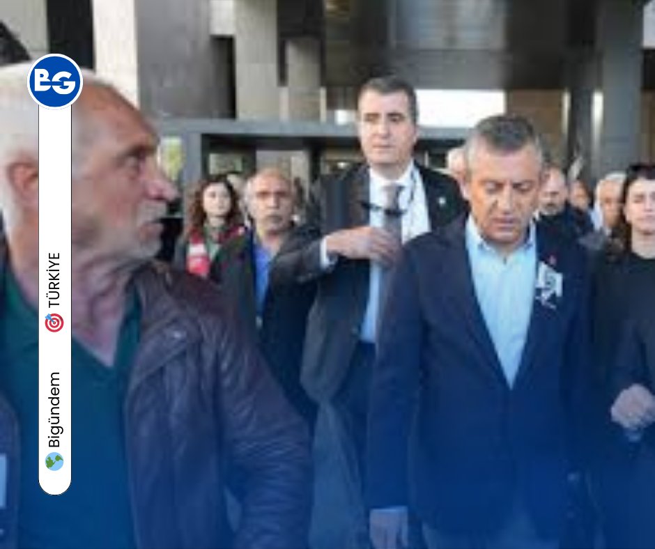 bghaberler's tweet photo. CHP lideri Özgür Özel'e saldıran Selçuk Tengioğlu'nun 21 yıl önce vahşetinden sağ kurtulan kızı konuştu:

🗣️"Can güvenliğimiz yok, korku içindeyiz. O isim bize sadece nefret hissettiriyor, ölmesini istiyoruz."

📌#SelçukTengioğlu #ÖzgürÖzelSaldırısı #AileİçiŞiddet #Travma #Korku #Türkiye #Sondakika