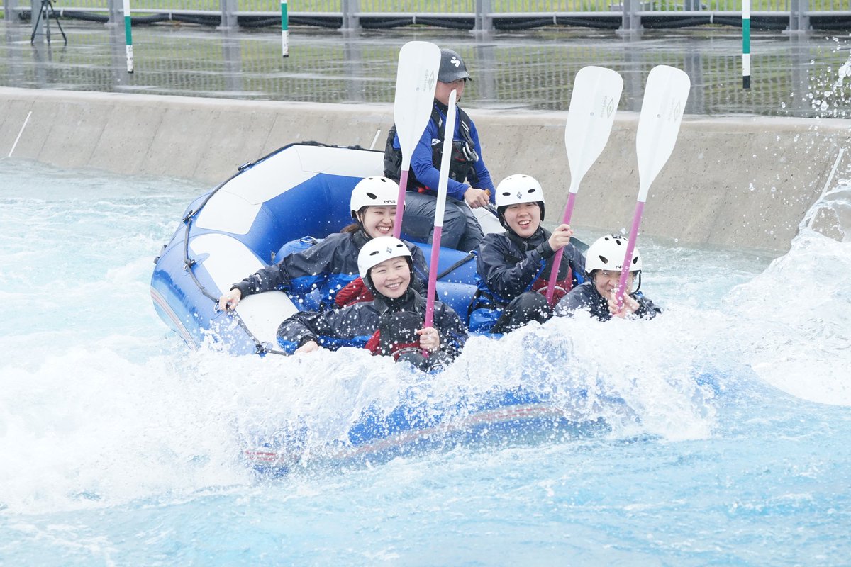 2020оны олимпийн рафтинг зохион байгуулагдсан газарт ирж нэг өдрийг хөгжилтэй өнгөрөөлөө. Уснаас айдаг би бороотой өдөр ийм зүйл хийнэ гэдэг эхлээд айдастай байсан ч үнэхээр хөгжилтэй байлаа 💦