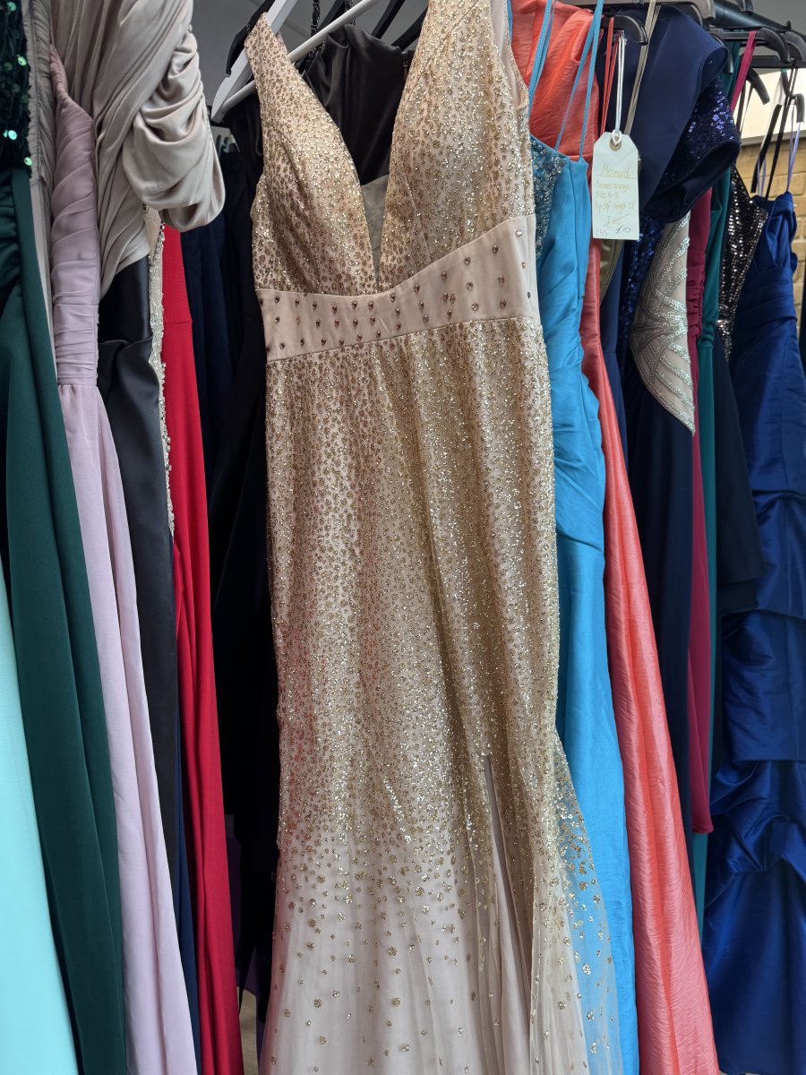 Over 60 beautiful prom dresses and suits in every shape, size and colour. Free to good homes. Come along to Winterbourne Academy Olympus Trust offices between 4.30 and 6.30pm on Tuesday 13th May and take your pick! 👗  👔
