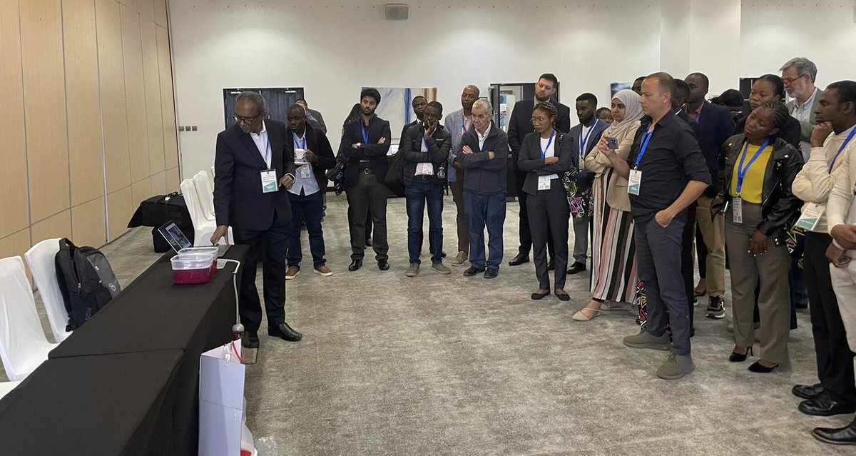 Innovation hot desk presentations at #ICIGS2025 - 5 minutes for change!  Bold ideas meeting global health impact. 🌎💪💡 #GlobalSurgery #HealthInnovation