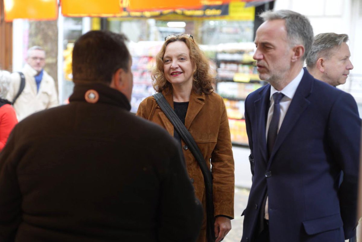 LoĂŻc Fages (@fagesloic) on Twitter photo Quel plaisir de croiser <a href="/egregoire/">Emmanuel GrĂ©goire</a> et <a href="/isabelle_rocca/">Isabelle Rocca</a> ce matin au marchĂ© Daumesnil ! Des Ă©lus de terrain proches des habitant.es et des commerçant.es , Ă lâĂ©coute et dĂ©terminĂ©s Ă poursuivre la transformation de Paris ! Quel plaisir de croiser <a href="/egregoire/">Emmanuel GrĂ©goire</a> et <a href="/isabelle_rocca/">Isabelle Rocca</a> ce matin au marchĂ© Daumesnil ! Des Ă©lus de terrain proches des habitant.es et des commerçant.es , Ă lâĂ©coute et dĂ©terminĂ©s Ă poursuivre la transformation de Paris !