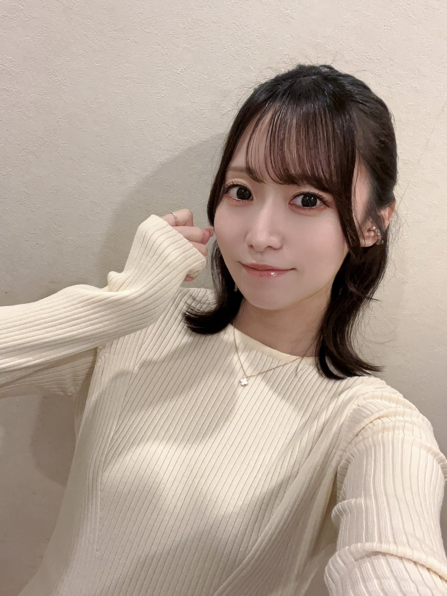 NACK5 JOY 石飛恵里花 直筆サイン入りステッカー FAV FOUR サイン入り