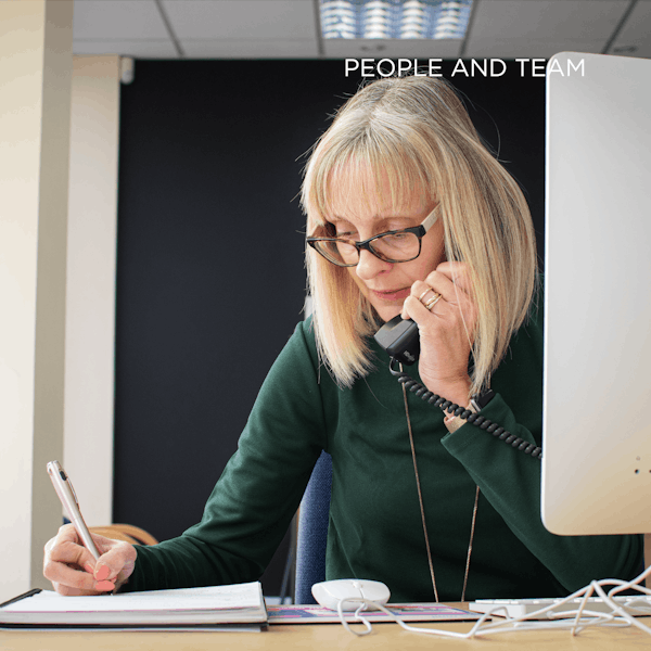 imsGroupUK's tweet photo. Meet Sarah! 

She handles account queries &amp; makes sure payments are on track. 🙌

When she’s not working, Sarah’s a busy mum of 2 and soon to be volunteering with Faithworks to help the homeless. 💙

Tea + chocolate biscuits ! ☕🍪

#Teamwork #DorsetBusiness https://t.co/bsKya8yCDh