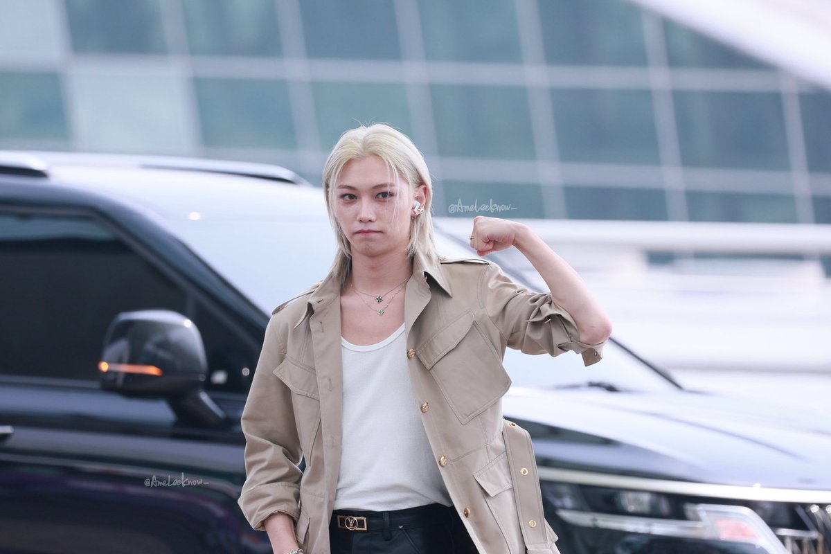 AmeLeeKnow_'s tweet photo. 250307 ICN 💪
-
#Felix #필릭스
 #FELIXxLouisVuittonPFW 
#스트레이키즈 #StrayKids https://t.co/89QY4Z3ep8