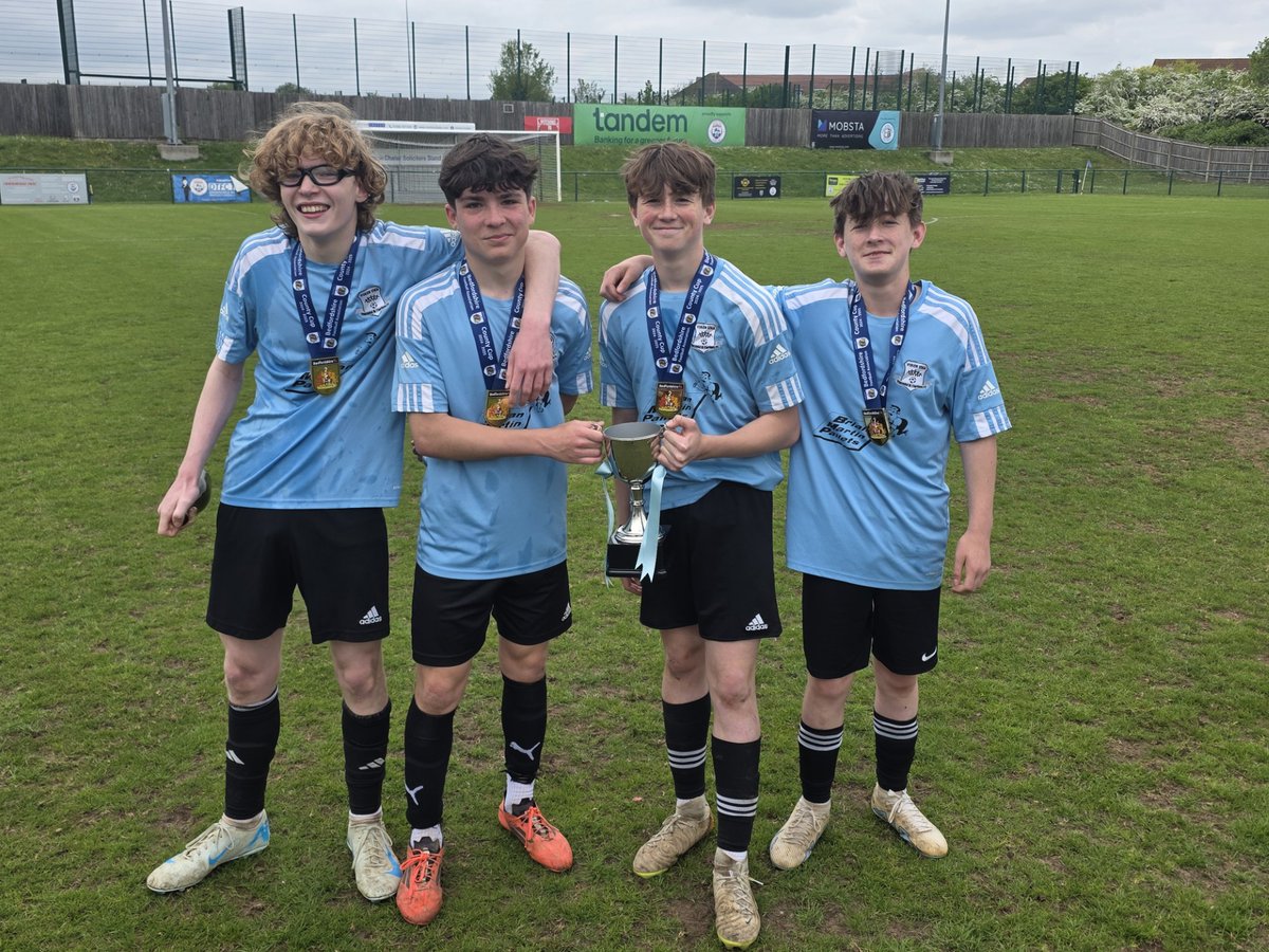 🏆 Champions! Joe (10Cr), Arthur (10Pl), Charlie (10Ps), and Ronnie (10Ga) take home the U15 Bedfordshire County Cup with a hard-fought 1-0 victory! 💪⚽