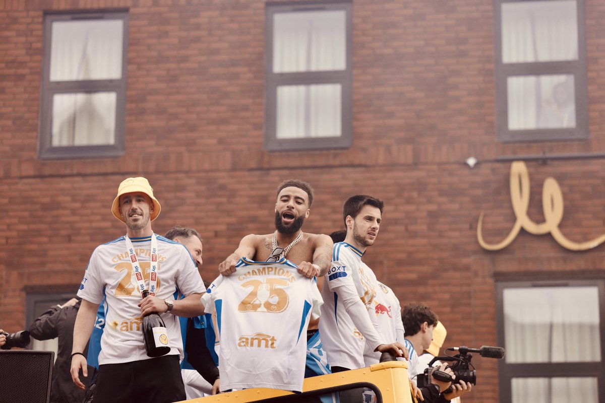 manjsingh92's tweet image. Just some shots from the Leeds United promotion parade! 
@LUFC