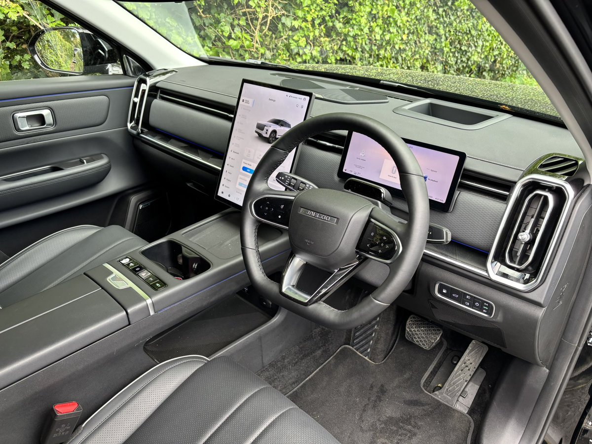 Jaecoo 7 is the slowest car I’ve driven for a while – mainly because you spend five minutes before every journey turning off all the exasperating ‘driver aids’.

Everything is on the screen, yet it bongs constantly at you for not paying attention if you look at… the screen. 🤷🏼‍♂️