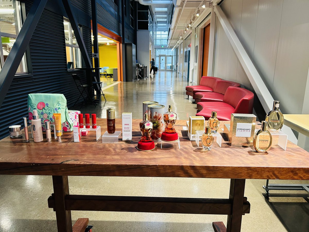 davelackie's tweet image. Look what I’m showing on @morninglive @CHCHTV at 7:50 am this morning. Some amazing beauty and fragrance ideas for Mother’s Day!