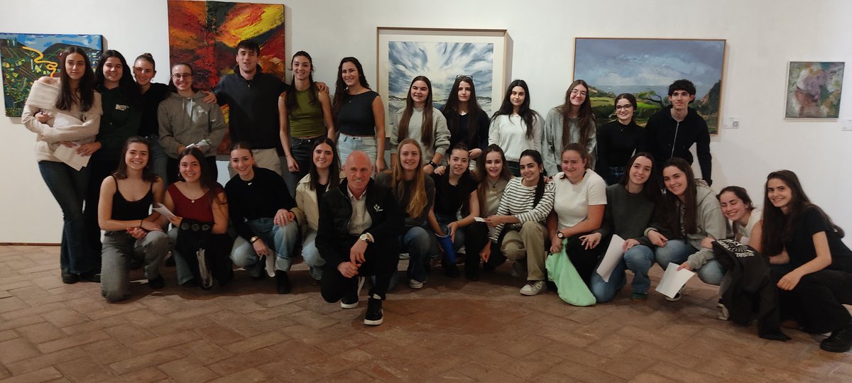 Paz de Ziganda Ikastolako batxilergo bigarren mailako ikasleek Artea Oinez erakusketa bisatu dute, erakusketaren komisioaren gidaritzarekin.
@Nafarroa_Oinez <a href="/PDZ_Ikastola/">PDZ Ikastola</a> #ArteaOinez