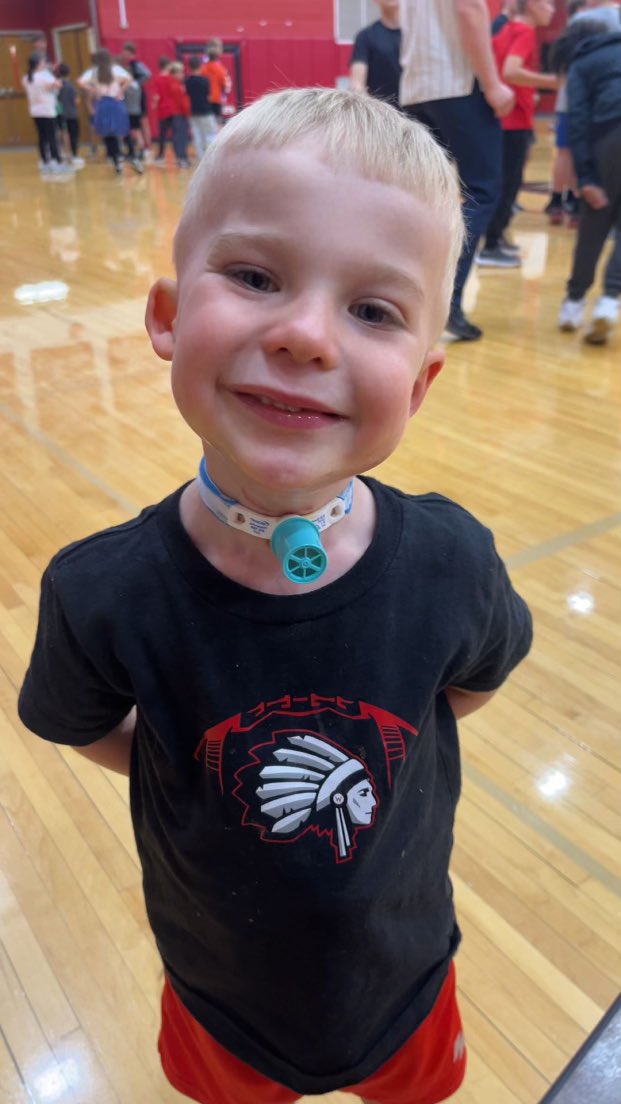 This guy had a great time teaching over 200 kids how to tackle along with his uncle <a href="/jettruez45/">Joey Truesdale</a> #GoSkins #JJMentality