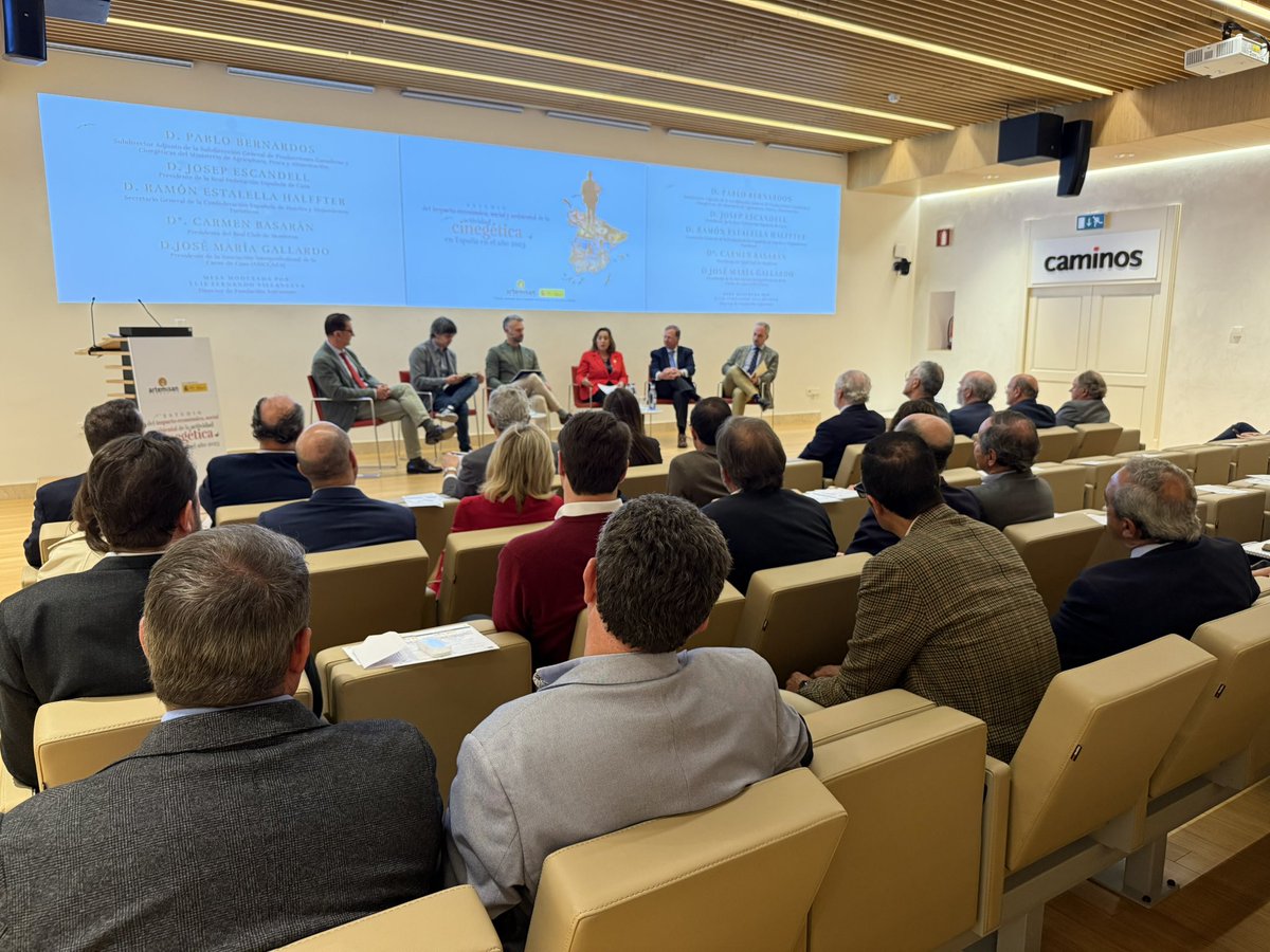 Federación Andaluza de Caza (@andaluciacaza) on Twitter photo La caza genera anualmente 10.190 millones de euros de PIB en España y mantiene 199.000 puestos de trabajo
Presentado hoy en Madrid el Informe de Impacto Socioeconómico de la Caza en España, elaborado por <a href="/Deloitte_ES/">Deloitte España</a> para la <a href="/f_artemisan/">Fundación Artemisan</a>: fac.es/prensa/la-caza… La caza genera anualmente 10.190 millones de euros de PIB en España y mantiene 199.000 puestos de trabajo
Presentado hoy en Madrid el Informe de Impacto Socioeconómico de la Caza en España, elaborado por <a href="/Deloitte_ES/">Deloitte España</a> para la <a href="/f_artemisan/">Fundación Artemisan</a>: fac.es/prensa/la-caza…