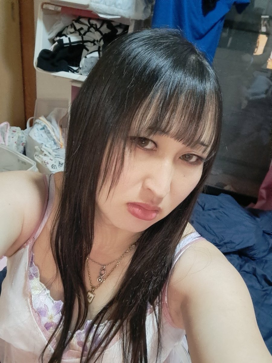 今日は美容室で縮毛矯正してきました。サラサラになって気分もスッキリしました。
