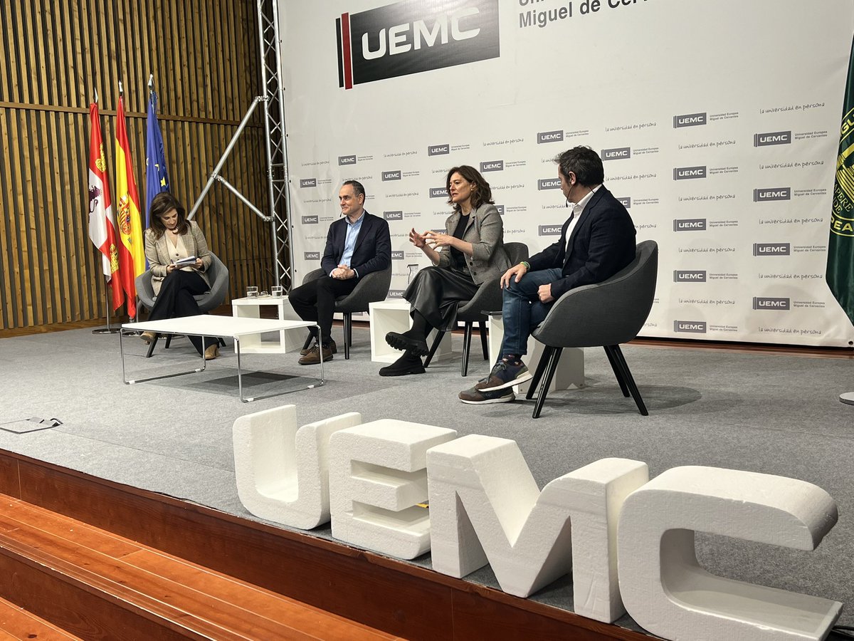 Fundación AXA (@fundacionaxa) on Twitter photo Estamos en Valladolid presentando junto a <a href="/periodismo2030/">Periodismo2030</a> la encuesta mundial del Grupo AXA sobre riesgos futuros y las principales amenazas geoestratégicas que afronta el planeta Estamos en Valladolid presentando junto a <a href="/periodismo2030/">Periodismo2030</a> la encuesta mundial del Grupo AXA sobre riesgos futuros y las principales amenazas geoestratégicas que afronta el planeta