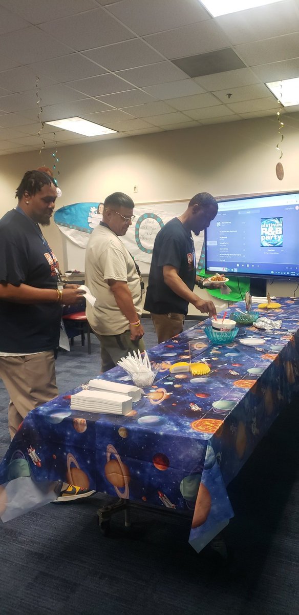 We have Out Of This World Staff! Day 1...Nachos!