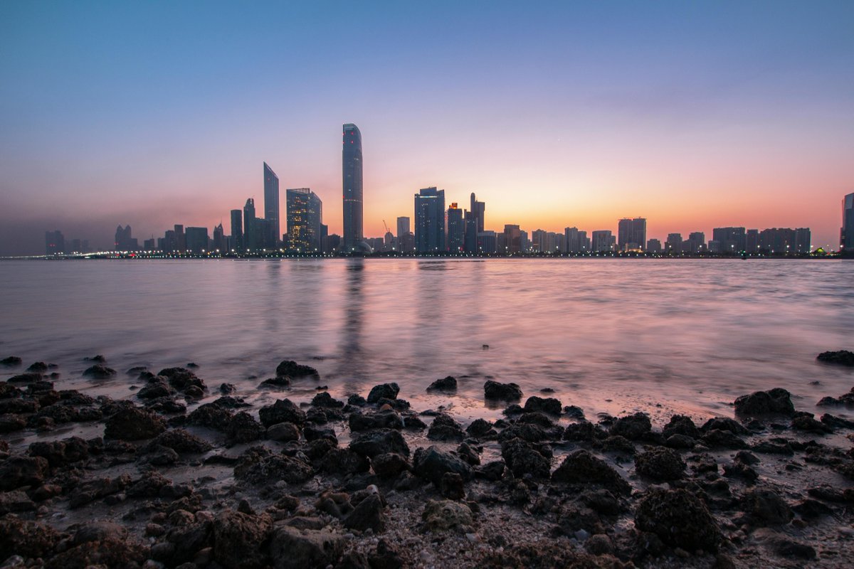 🌍 Abu Dhabi launches HELM - planned to drive progress in AI diagnostics, #gene therapy &amp; precision medicine to tackle chronic disease &amp; #aging.

The HELM cluster is expected to generate $25.6B in #GDP contribution and 30,000 jobs by 2045.

A win for the #longevity industry!