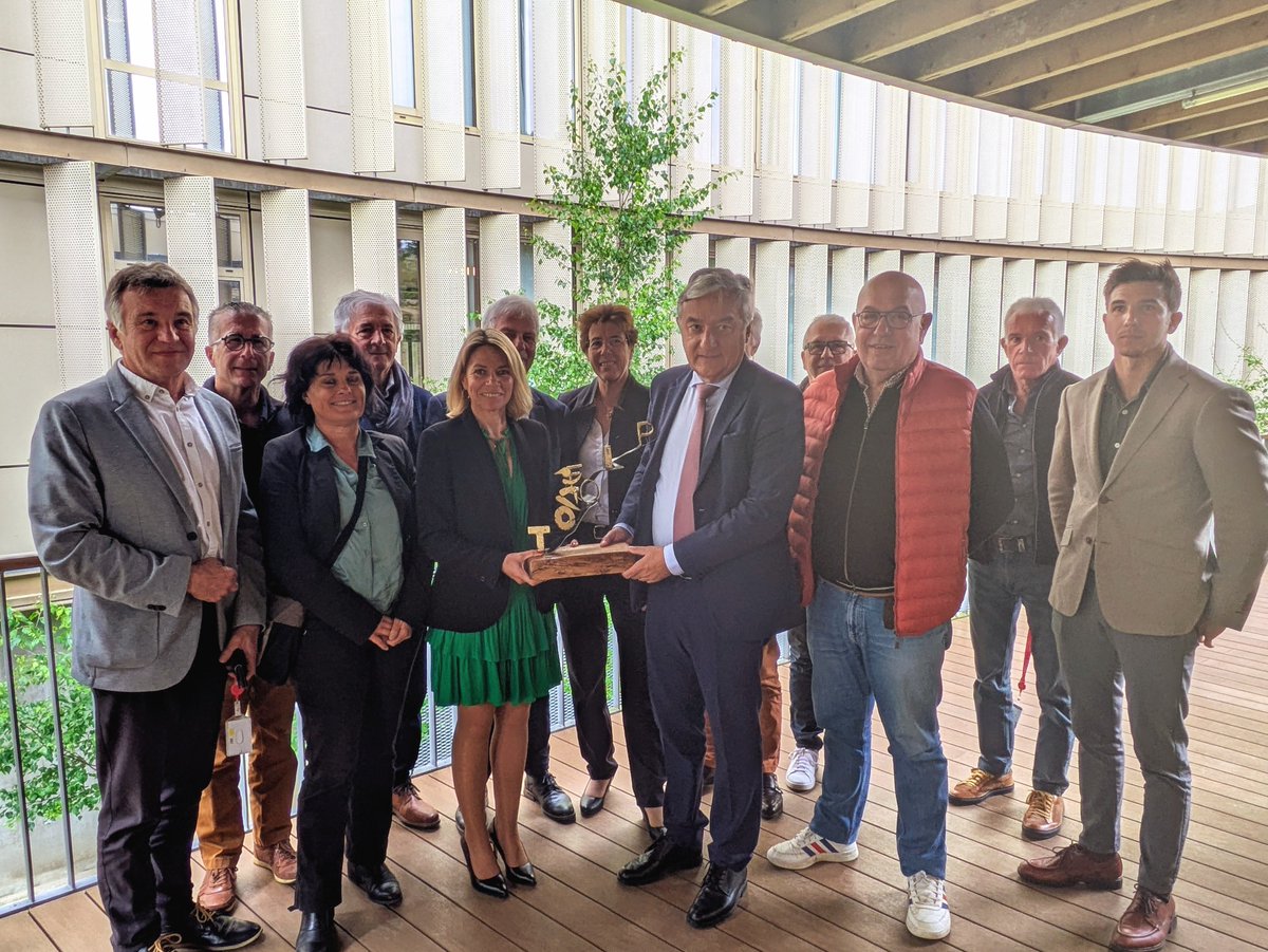 Top départ de l'édition 2⃣0⃣2⃣5⃣ du Tour Féminin International des Pyrénées 🚵‍♀️! 
Ce matin avait lieu la conférence de presse du TFIP au siège social de Teréga avec Elisabeth Chevane, présidente du TFIP et Carolle Foissaud, adjointe au directeur général de Teréga.