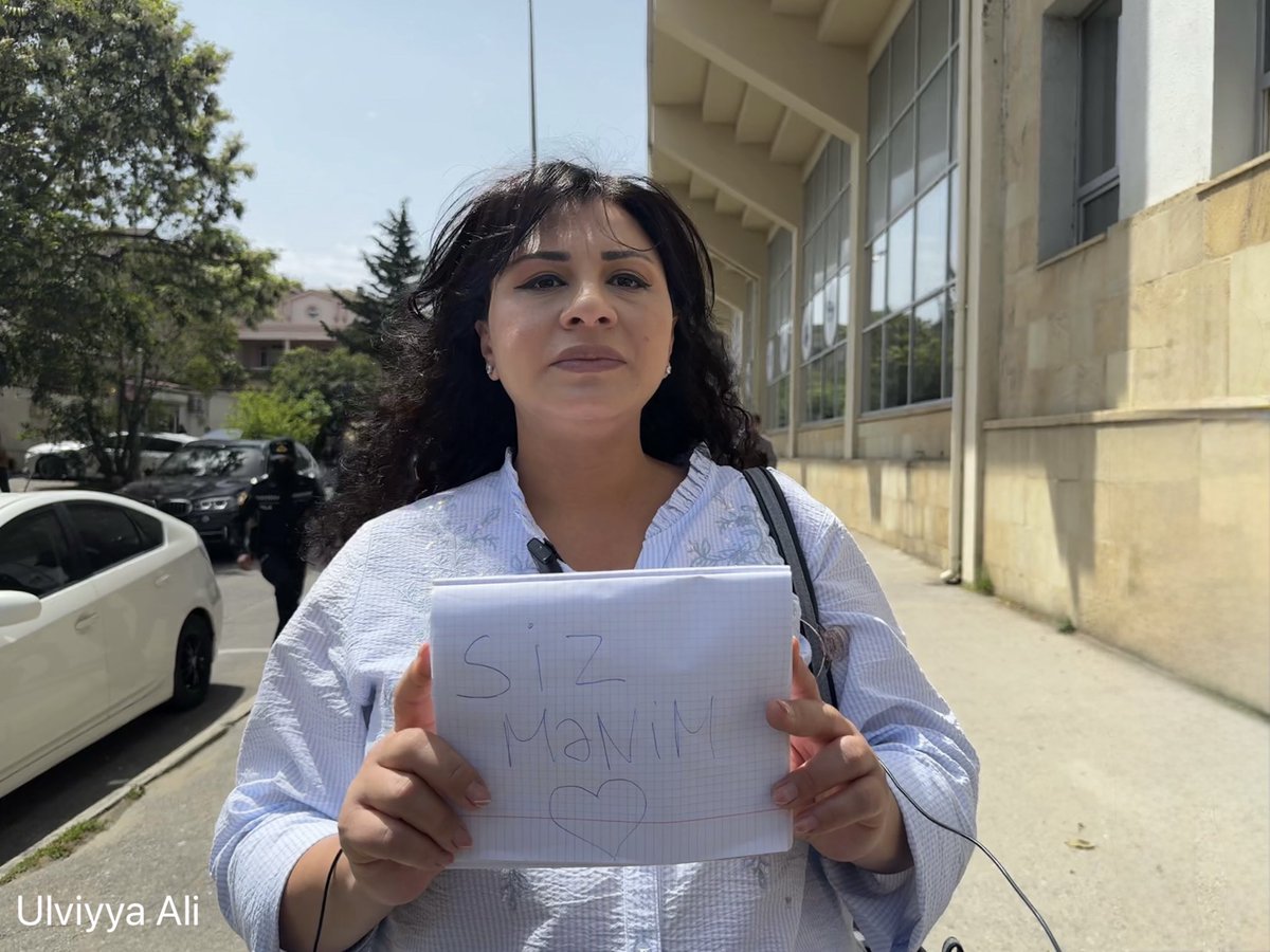 From the court hearing of Tofig Yagublu, who has been on a hunger strike for 36 days.

Tofig Yagublu was brought to court by Penitentiary Service officers holding him by the arm. Throughout the entire hearing, he only sat — he was unable to stand. As usual, journalists were not