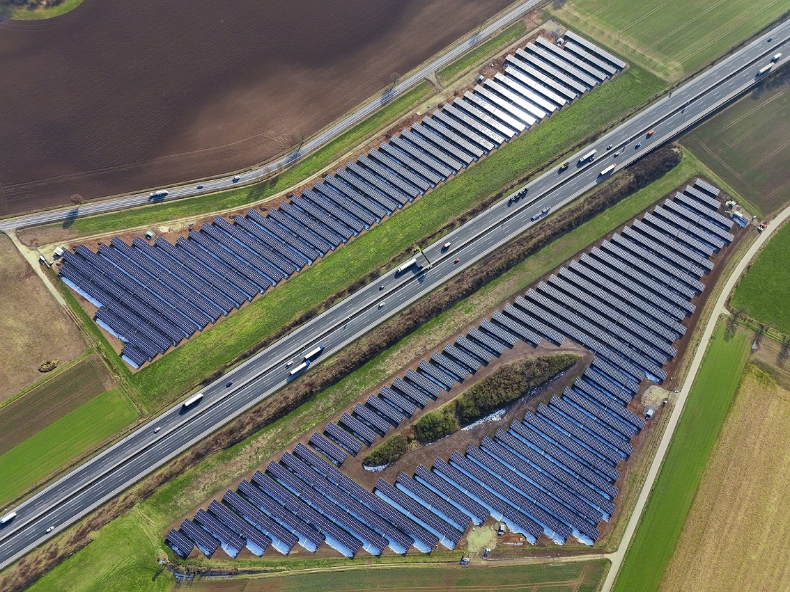 Neuer #Solarpark Northeim in Betrieb – 11,6 GWh #Sonnenstrom für mehr als 4.600 Haushalte. Weitere Infos unter t1p.de/7plne