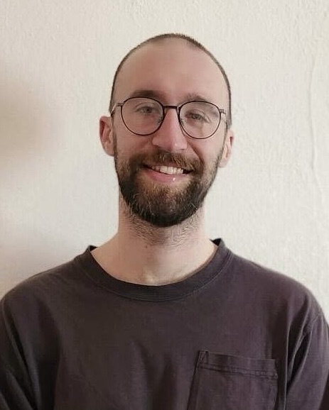 Welcome Jules Ownby to the Lead Podcasting team!
He's a reporter, producer, and editor passionate about storytelling—from conflicts and corruption to pop culture. In his downtime, he’s reading, writing, or planning to adopt a cat.