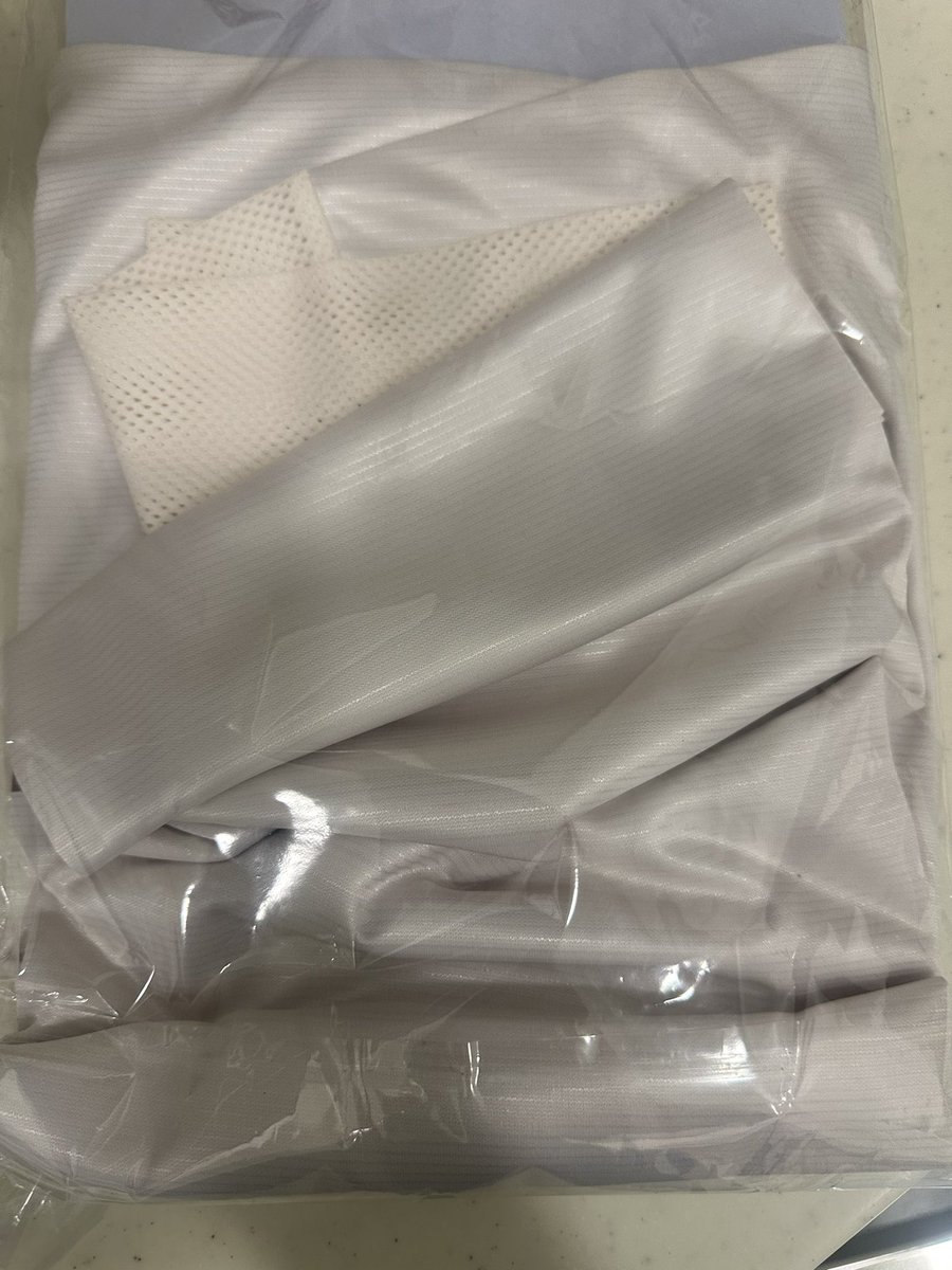 Milimay534799's tweet photo. ปล่อยต่อเสื้อสีครีมคะ1400ค่าส่ง50บาท  เราฝากเพื่อนหิ้วมาแต่พอลองแล้วเราใส่ไม่เข้าเลยส่งต่อคะ #ตลาดนัดอากาเซ่got7 https://t.co/v3xu93sPUp