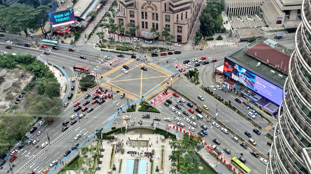Roads of Mumbai tweet media