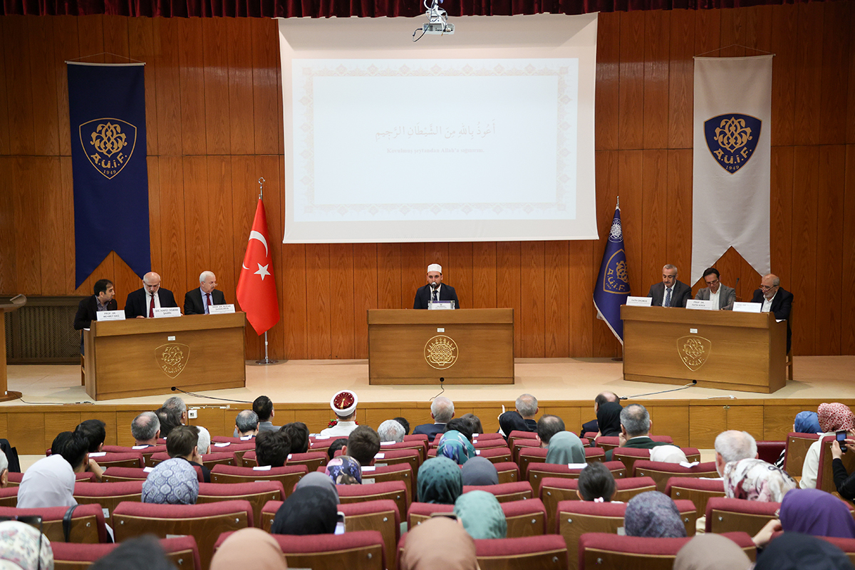 "Nihai hedefimiz hayatımızı Kur'an'a göre tanzim etmek"

Diyanet İşleri Başkanı Prof. Dr. Ali Erbaş, Diyanet İşleri Başkanlığı ve YÖK işbirliği ile düzenlenen "Üniversiteler Arası Kur'an-ı Kerim'i Güzel Okuma Yarışması Erkekler Türkiye Finali"ne katıldı.

diyanet.gov.tr/tr-TR/Kurumsal…
