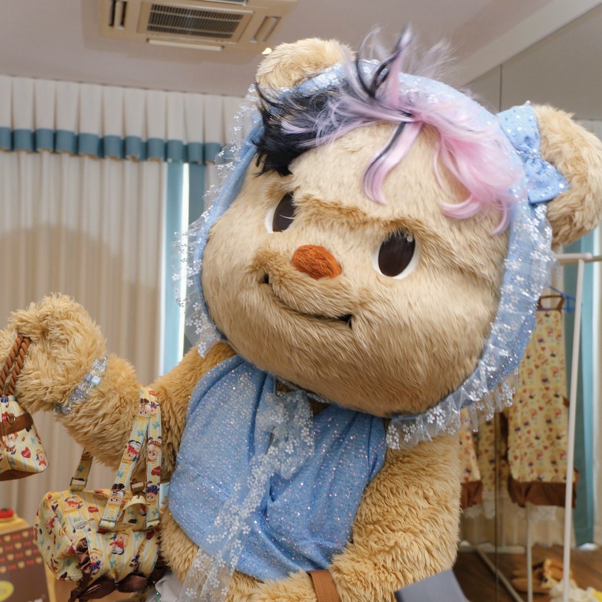 หน้าม้าคือเพื่อนแท้… ที่ไม่เคยอยู่กับเราในเวลาสำคัญ...

สิ่งที่คิด                                           สิ่งที่เป็น