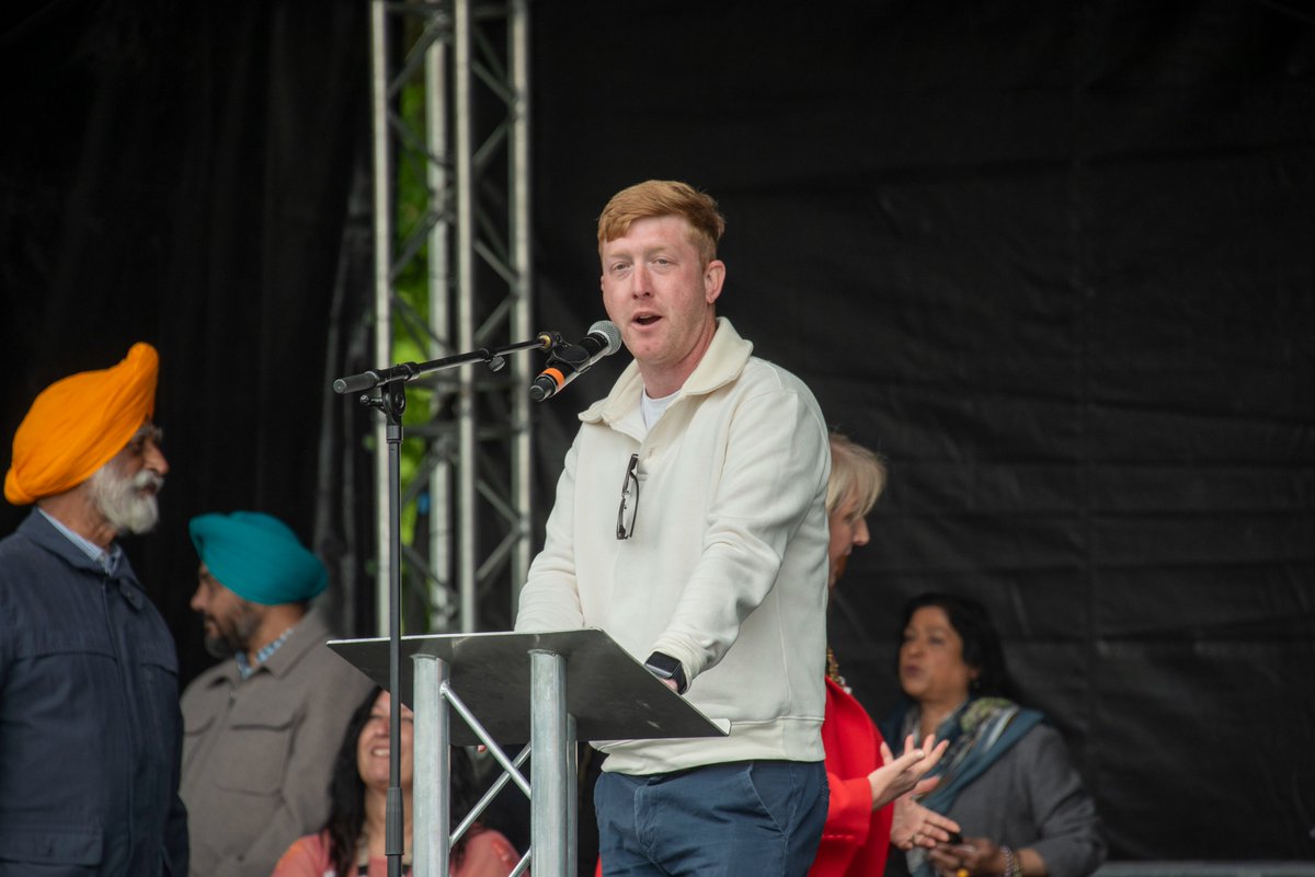 Councillors Simon Bennett, Wendy Dalton, Paul Singh and Sohail Khan all attended the Vaisakhi celebrations in West Park on Sunday. Councillor Bennett spoke at the event and a good time was had by all!