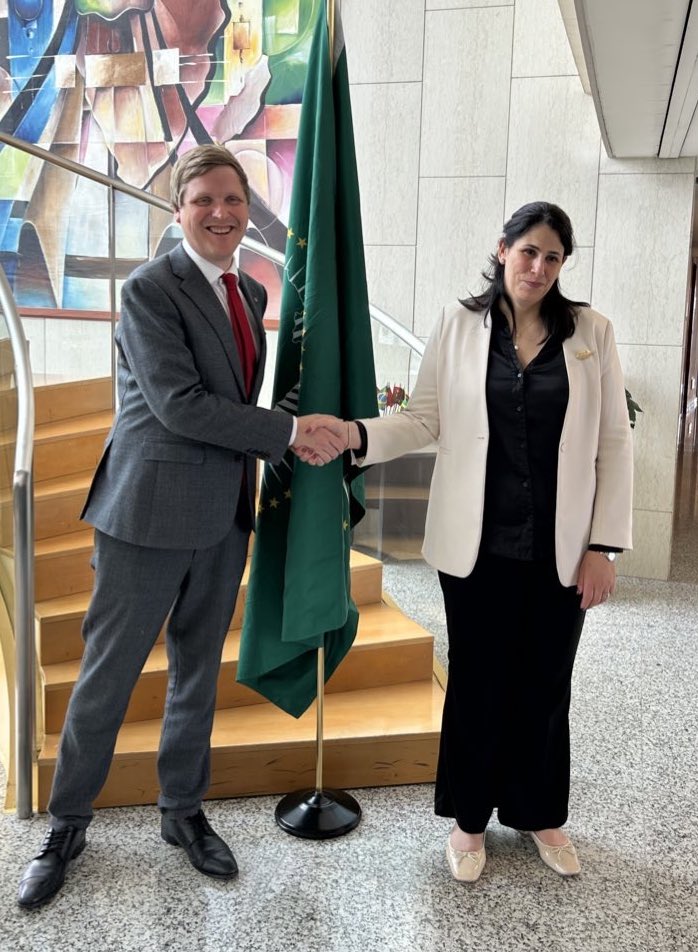Norway MFA (@norwaymfa) on Twitter photo Excellent meeting with Deputy Chairperson of the <a href="/_AfricanUnion/">African Union</a>, <a href="/DCP_Haddadi/">H.E Amb. Selma Malika Haddadi</a> 🤝<a href="/AsmundAukrust/">Åsmund Aukrust</a> We are continuing the strong partnership between #Norway and the #AU on peace & security, sustainable development and capacity building #Norway 🤝🤝#AU Excellent meeting with Deputy Chairperson of the <a href="/_AfricanUnion/">African Union</a>, <a href="/DCP_Haddadi/">H.E Amb. Selma Malika Haddadi</a> 🤝<a href="/AsmundAukrust/">Åsmund Aukrust</a> We are continuing the strong partnership between #Norway and the #AU on peace & security, sustainable development and capacity building #Norway 🤝🤝#AU
