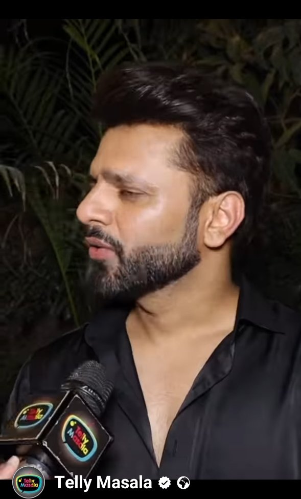 waqarmahdi0's tweet image. Unfollow & Unsubscribe all channels & pages who support @rahulvaidya23 publicity ka bhukha. 
#ViratKohli #KohliControversy #InstagramAlgorithm #SocialMediaFeud #KohliFans #RahulVaidyaTrolled