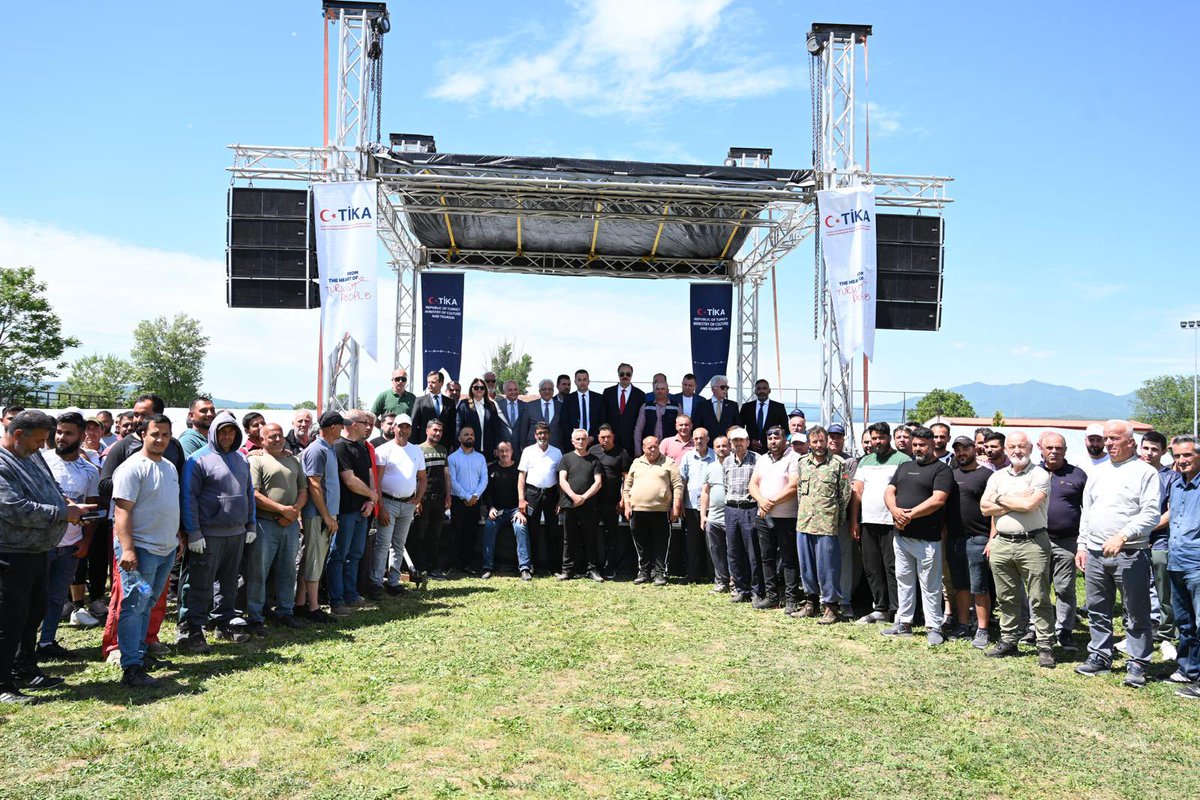 K.Makedonya'da kırsalda yaşayan 15 bin insanın hayatına dokunan, göçün engellenmesi, sağlıklı ve güvenilir gıdaya erişim için uyguladığımız tarım projelerine eklenen yeni projeler nedeniyle <a href="/TC_UskupBE/">Türkiye in North Macedonia</a> Büyükelçisi Fatih Ulusoy ile birlikte soydaşlarımızla bir araya geldik.