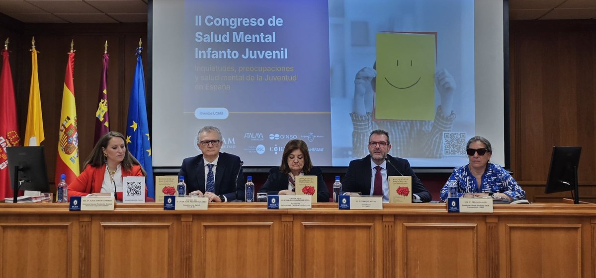 HEFAME (@hefame_es) on Twitter photo ¡Nuestro presidente presenta el libro 'Enfoque de la Salud Mental: Un reto multidisciplinar necesario'! 📚✨
<a href="/EnriqueAyuso6/">Enrique Ayuso</a>, ha explicado, en el II Congreso Nacional sobre Salud Mental Infanto Juvenil, la importancia de esta obra colectiva, fruto de la colaboración entre ¡Nuestro presidente presenta el libro 'Enfoque de la Salud Mental: Un reto multidisciplinar necesario'! 📚✨
<a href="/EnriqueAyuso6/">Enrique Ayuso</a>, ha explicado, en el II Congreso Nacional sobre Salud Mental Infanto Juvenil, la importancia de esta obra colectiva, fruto de la colaboración entre