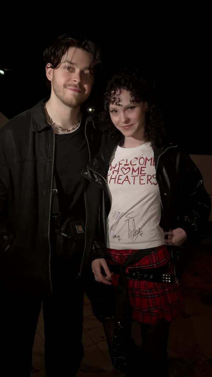 InABoringWay's tweet image. loving this little life we created @onlythepoetsuk love u guys thank u for coming back to spain ❤️ we missed u sm, see u soon