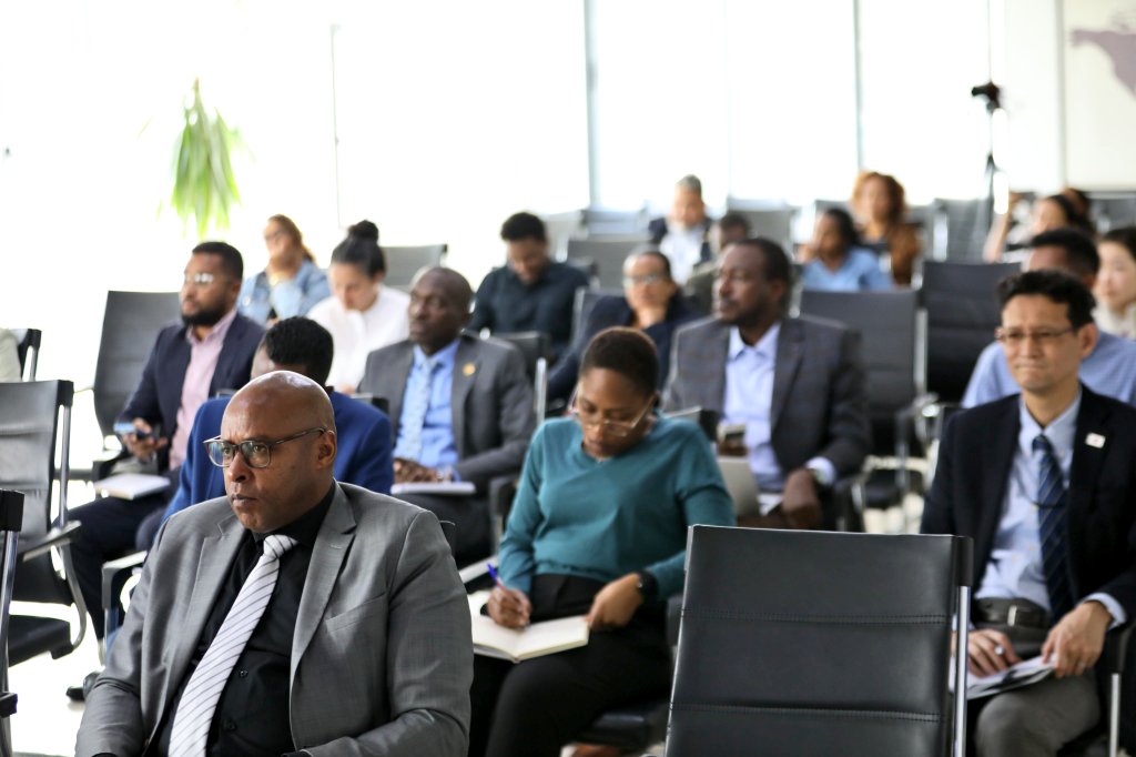 IOM at African Union (@iomatau) on Twitter photo Japan, <a href="/_AfricanUnion/">African Union</a> & <a href="/UNmigration/">IOM - UN Migration 🇺🇳</a> launch new $3M project to boost safe, regular mobility in Africa through digitization!
🌍From Côte d’Ivoire to Ethiopia, Madagascar & Rwanda, the initiative will enhance legal identity, smart borders & regional connectivity.
🙏<a href="/mission_japan/">Mission of Japan to the African Union</a> Japan, <a href="/_AfricanUnion/">African Union</a> & <a href="/UNmigration/">IOM - UN Migration 🇺🇳</a> launch new $3M project to boost safe, regular mobility in Africa through digitization!
🌍From Côte d’Ivoire to Ethiopia, Madagascar & Rwanda, the initiative will enhance legal identity, smart borders & regional connectivity.
🙏<a href="/mission_japan/">Mission of Japan to the African Union</a>