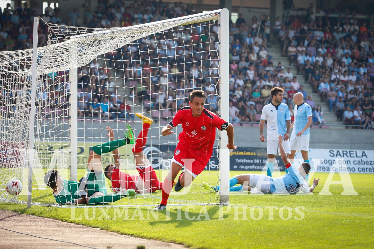 👟⚽️Cuelga las botas <a href="/SergioGarban7/">Sergio Sanchez</a>, un clásico del fútbol charro: UD Santa Marta, CD Guijuelo y Salamanca UDS. Recordado siempre por la afición del <a href="/SalamancaCFUDS/">Salamanca UDS</a> por su gol en San Lázaro ante la SD Compostela que le dio el ascenso al equipo tras el empate a un gol de la ida.