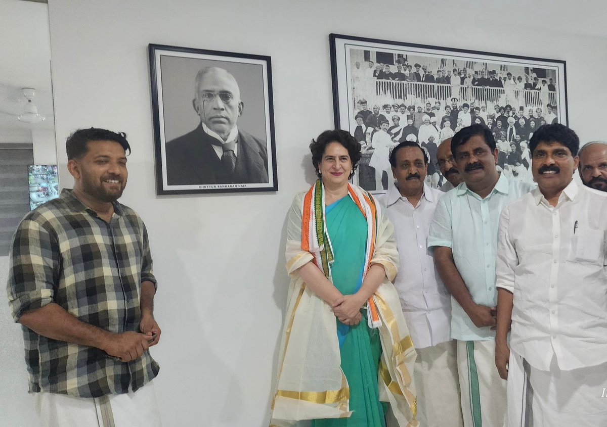 കോഴിക്കോട്ടെ പാർട്ടി ഓഫിസിൽ 
<a href="/priyankagandhi/">Priyanka Gandhi Vadra</a> 
<a href="/mkraghavaninc/">M K Raghavan</a>