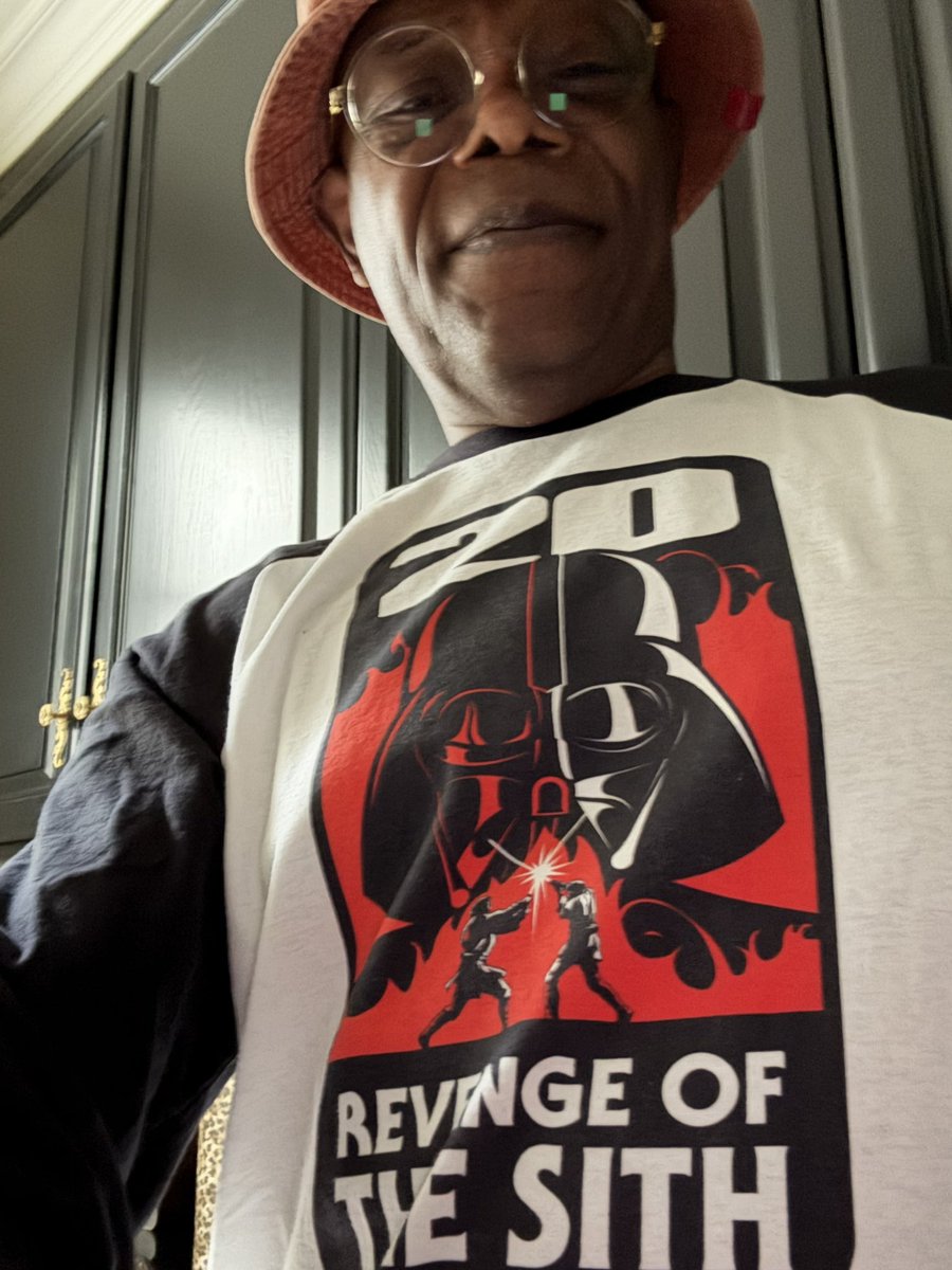 SamuelLJackson's tweet image. MAY THE SIXTH BE WITH YOU‼️‼️
@starwars @Disney #RevengeOfTheSith