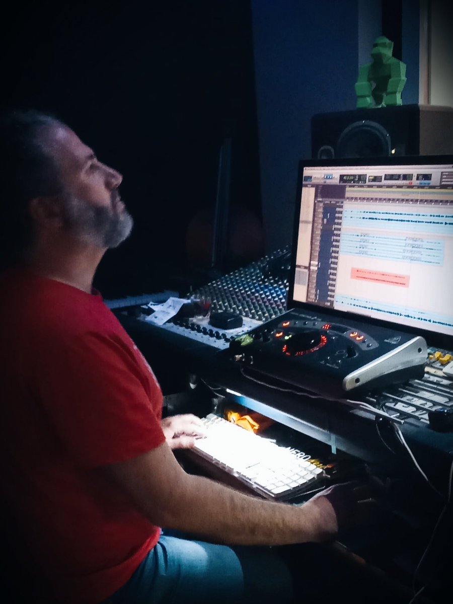 Here he is!
Mr Grammatico's in da house!
This man here recorded 16 singles of mine: I will never be able to thank him enough... Even this time, he faced this new challenge with his qualities: professional - reliable - goal oriented. Thanks man 🙏❤️ 
#lipford #music #production