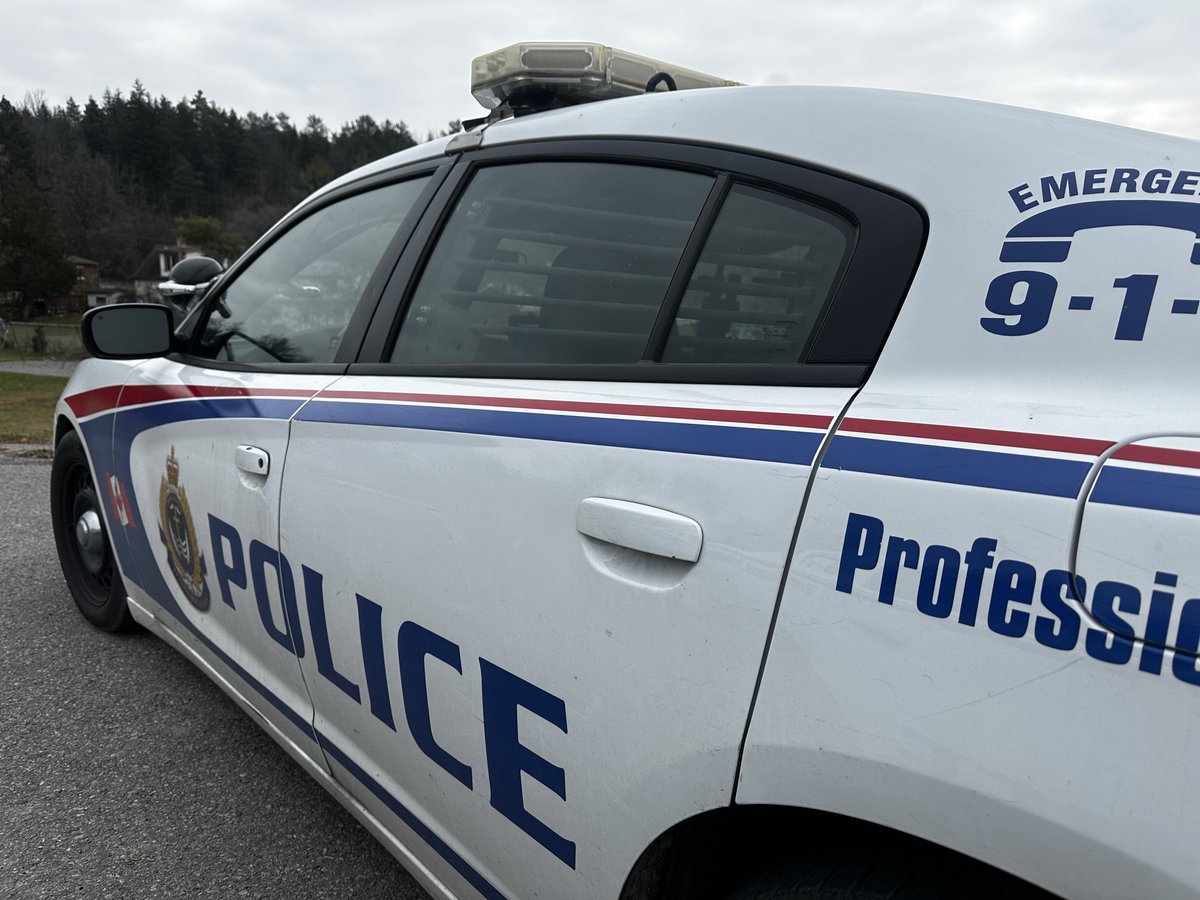 Media Release - Tuesday, May 6, 2025

➡ 50yr-old Ptbo man arrested and charged after incident involving knife and threats
➡ 24yr-old Ptbo man wanted on warrants arrested by Community FIRST and facing new charge

peterboroughpolice.com/en/news/media-…