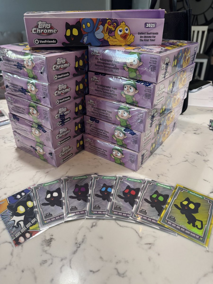 AtomicCoffeeBro's tweet image. New @veefriends cards have arrived! We gettin’ all the cats!