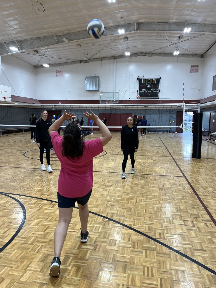 BroncoSportsVB's tweet image. No better feeling than giving back to the community who supports us! 😊
#BleedBlue | #WhatsNext
