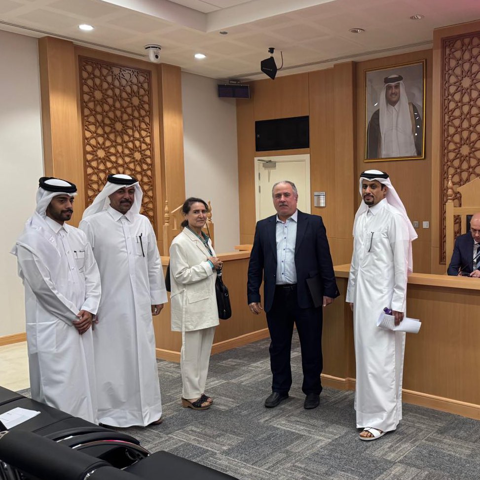 جوانب من معرض الملصقات البحثية - للدراسات العليا في كلية القانون - والمناظرة القانونية بعنوان: العملات الرقمية هل ينبغي تطويرها أم حظرها؟