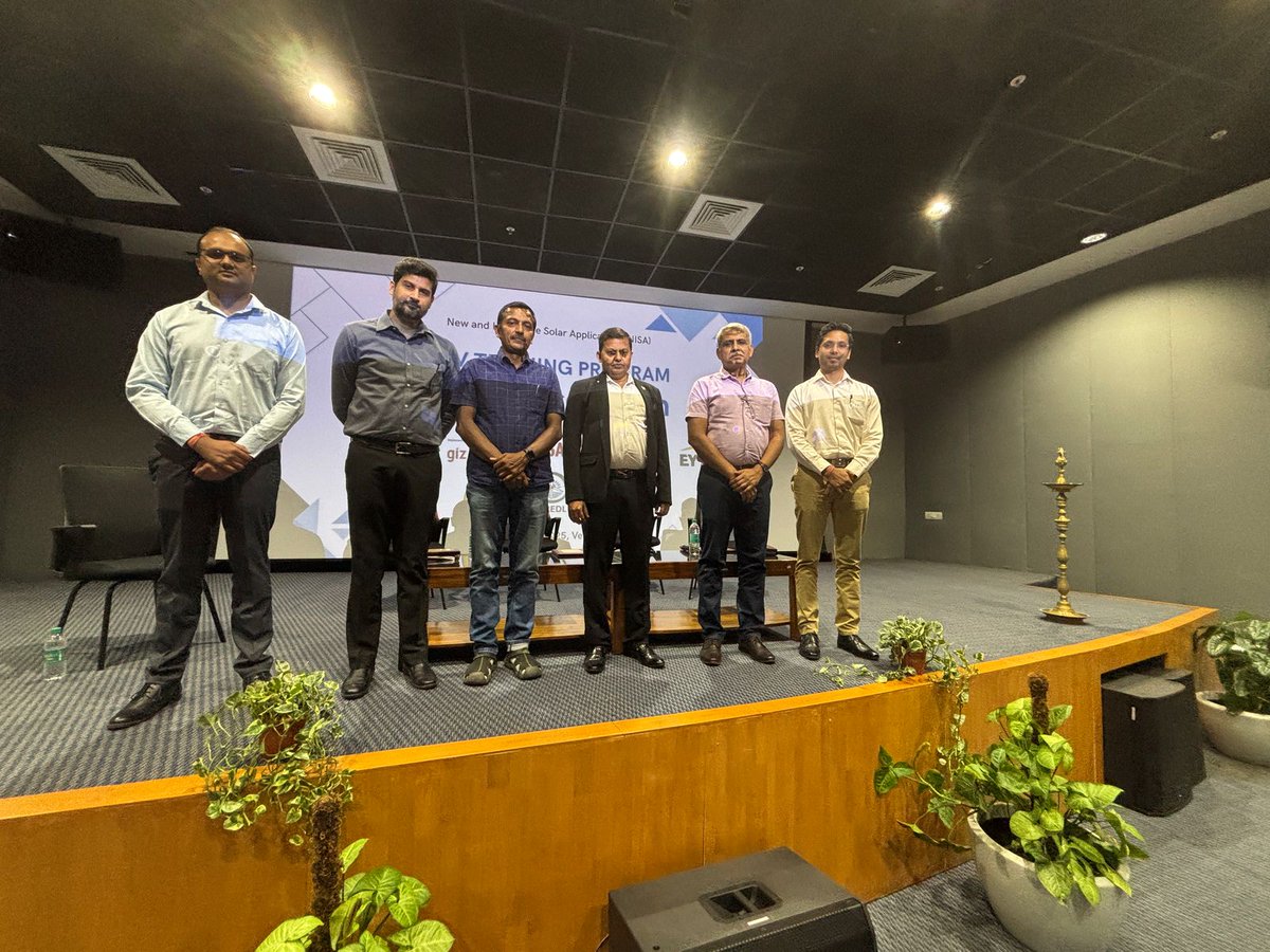 PEERRI2's tweet photo. Day 2 📷 Building-Integrated Photovoltaics (BIPV) is the future of smart architecture!
#Paneldiscussion 
@giz_gmbh @KREDL_GoK @Ramesh_shivanna https://t.co/47CS4oxLXp