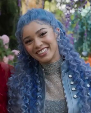 bakersfilm's tweet photo. CHLOE CHARMING YOU HAVE NO IDEA HOW MUCH I MISSED YOU MY BABANABAYYYYYYYYYY https://t.co/2kBFZqtKp5