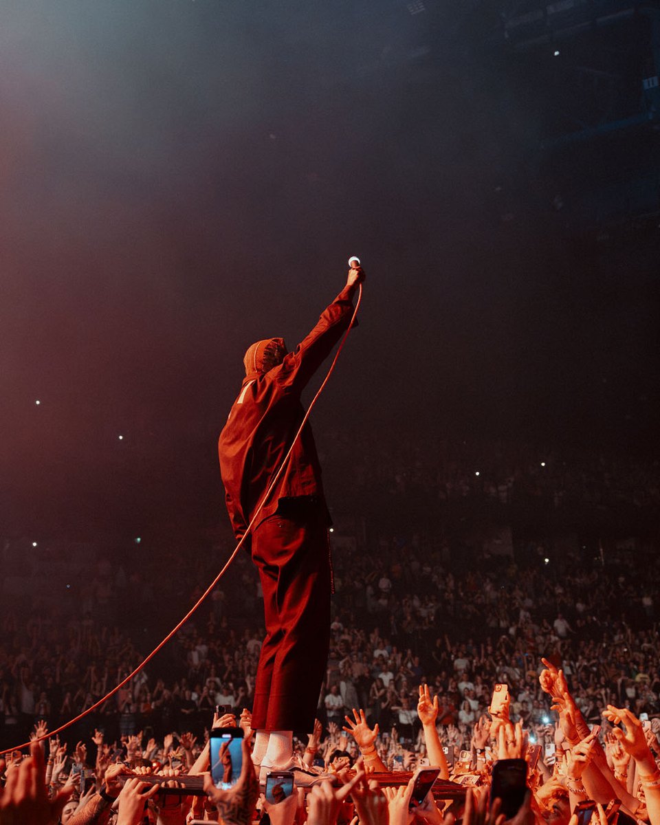 Accor_Arena's tweet photo. Un concert au tøp @twentyonepilots 💛

📸 @NGuihal https://t.co/KnZym2Hhe5