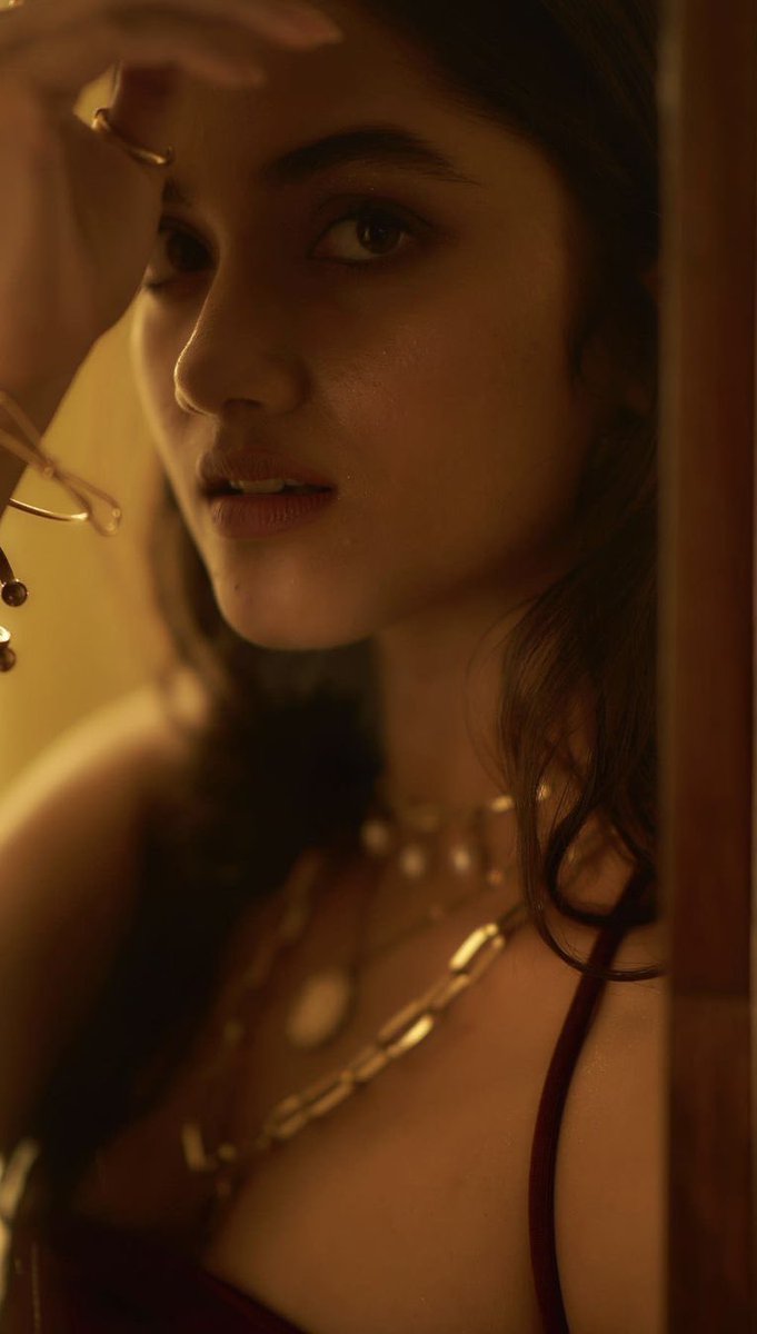 GqR3DypbgAApnT-?format=jpg&name=medium