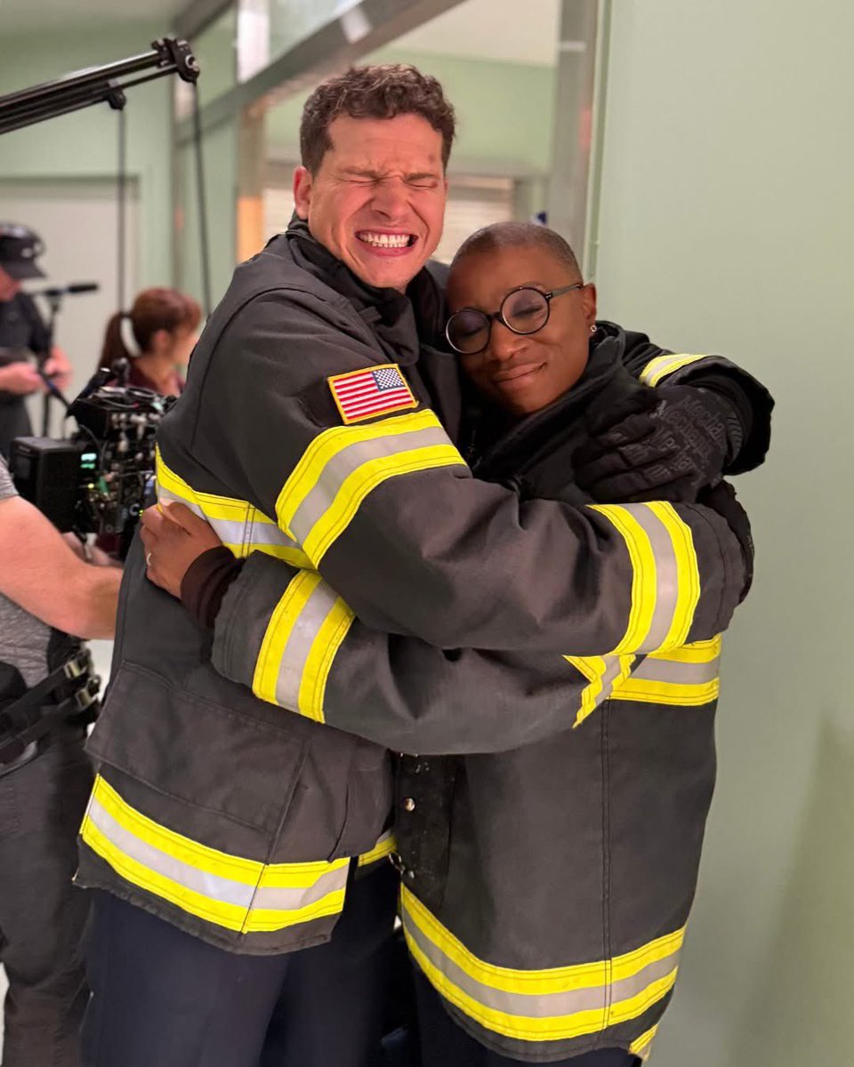 911onabc trying to do damage control by posting pics of oliver and aisha and it’s working…