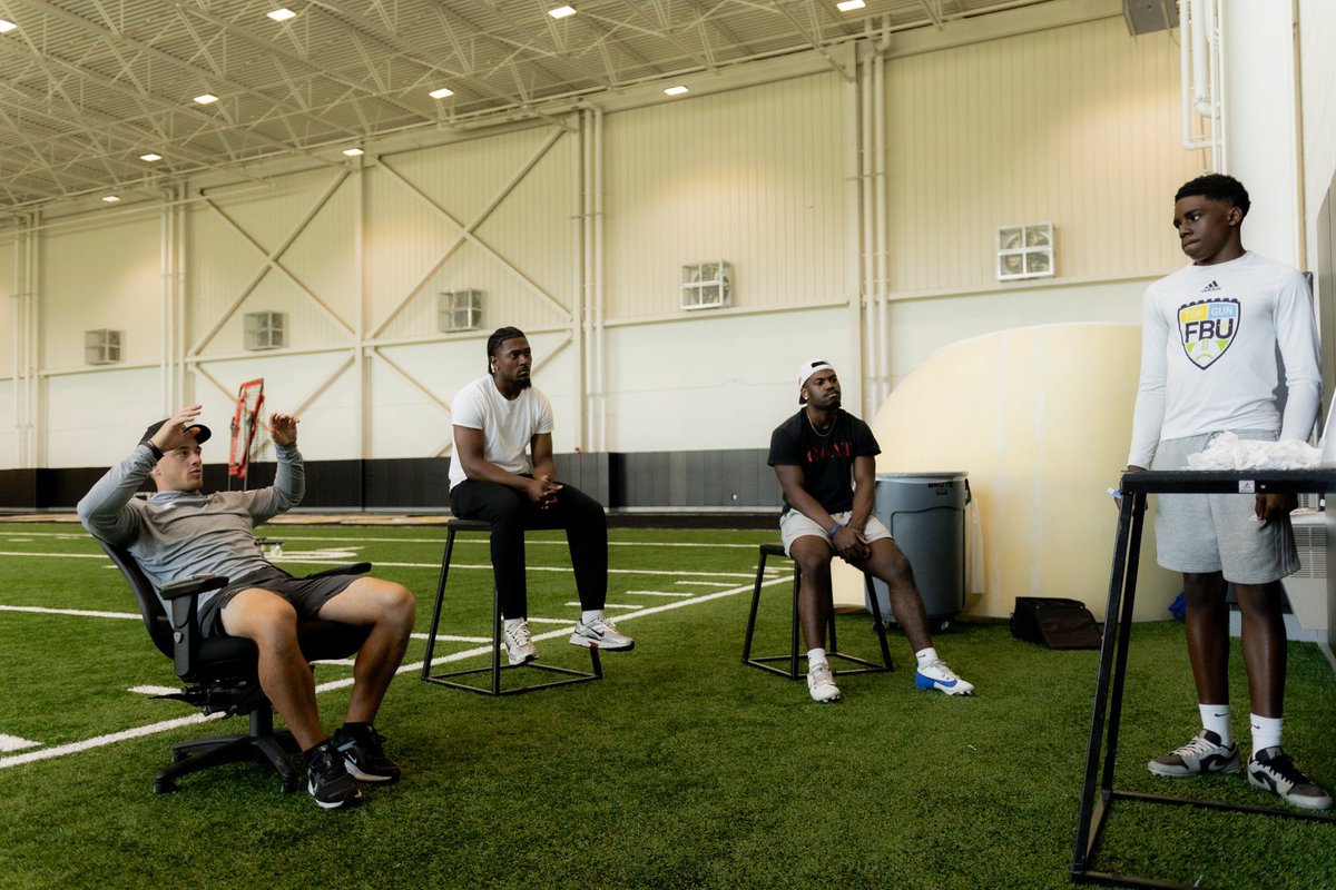 The Good Guys 🤝 <a href="/QB_Doctor/">QBDoctor</a> <a href="/GerryBohanonJr/">Gerry Bohanon Jr.</a> <a href="/jordanw870/">Jordan Walker</a> 
#Working #Learning