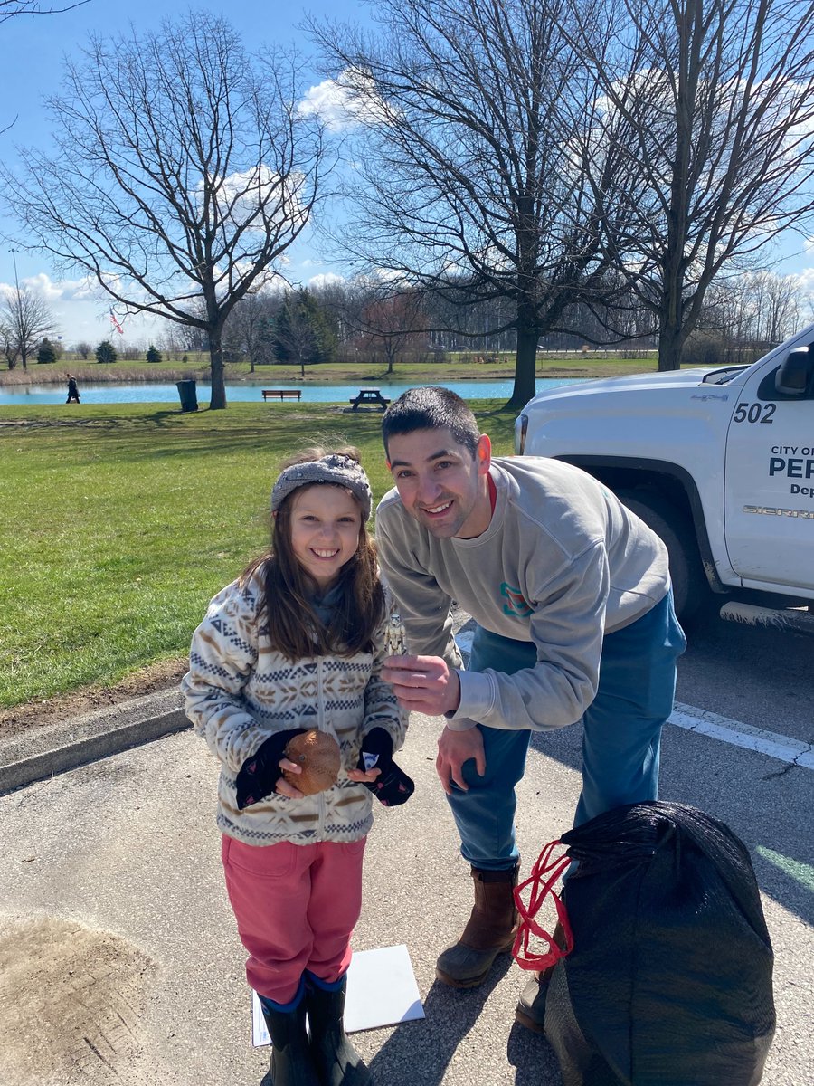 PCS (@pcsmaumee) on Twitter photo There was a GREAT! turnout for the Great American Clean-ups last month with <a href="/PerrysburgGov/">City of Perrysburg</a> 🪣
Thank you to the 65 volunteers for removing 4️⃣1️⃣5️⃣ pounds of debris! Strange finds: a pumpkin🎃, Storm Trooper figure, & an arrow head🏹. You never know what you’ll find! There was a GREAT! turnout for the Great American Clean-ups last month with <a href="/PerrysburgGov/">City of Perrysburg</a> 🪣
Thank you to the 65 volunteers for removing 4️⃣1️⃣5️⃣ pounds of debris! Strange finds: a pumpkin🎃, Storm Trooper figure, & an arrow head🏹. You never know what you’ll find!