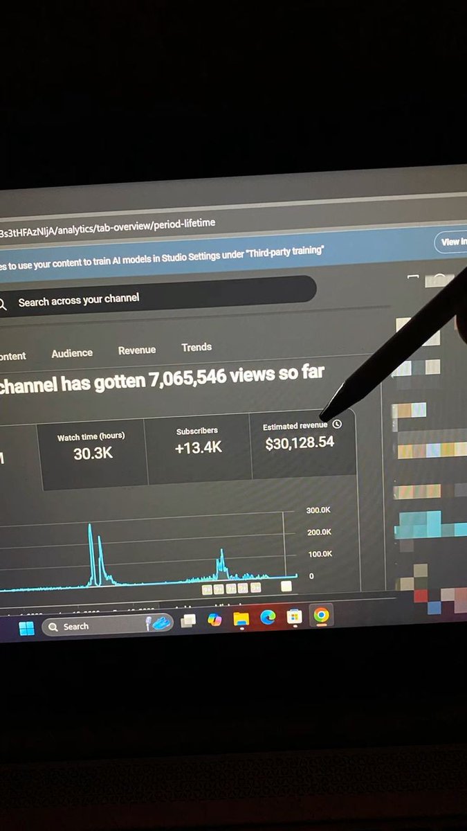 SammyStudio_'s tweet photo. This business is simple. Not always easy... but simple.

I’ve helped beginners go from 0 to monetized YouTube channels bringing in passive income monthly.
No editing skills. No fancy gear. No prior experience. https://t.co/5vtWYvgDjm